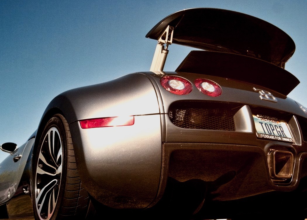 TOPGR - Big Wings, Big Tires and Big Power - Bugatti Veyron